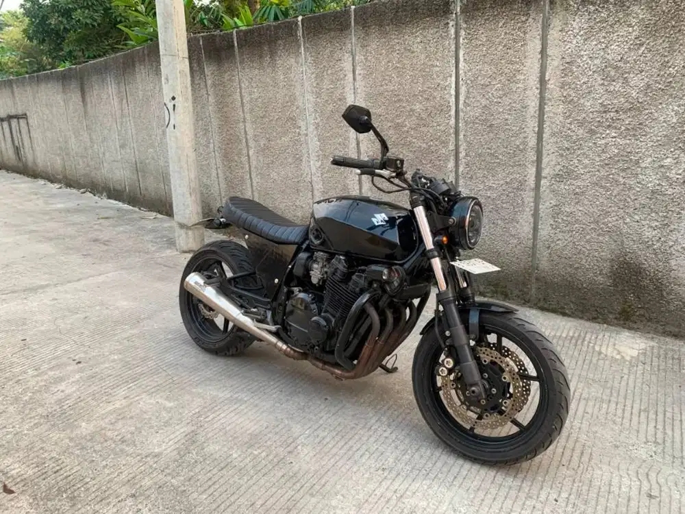 GSX 750 Police Custom Neo Caferacer Scrambler