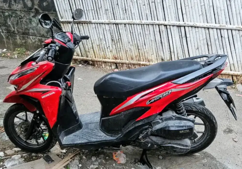 Honda vario merah 125cc tahun 2018