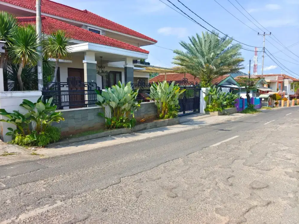 RUMAH MEWAH DI TELUK BETUNG