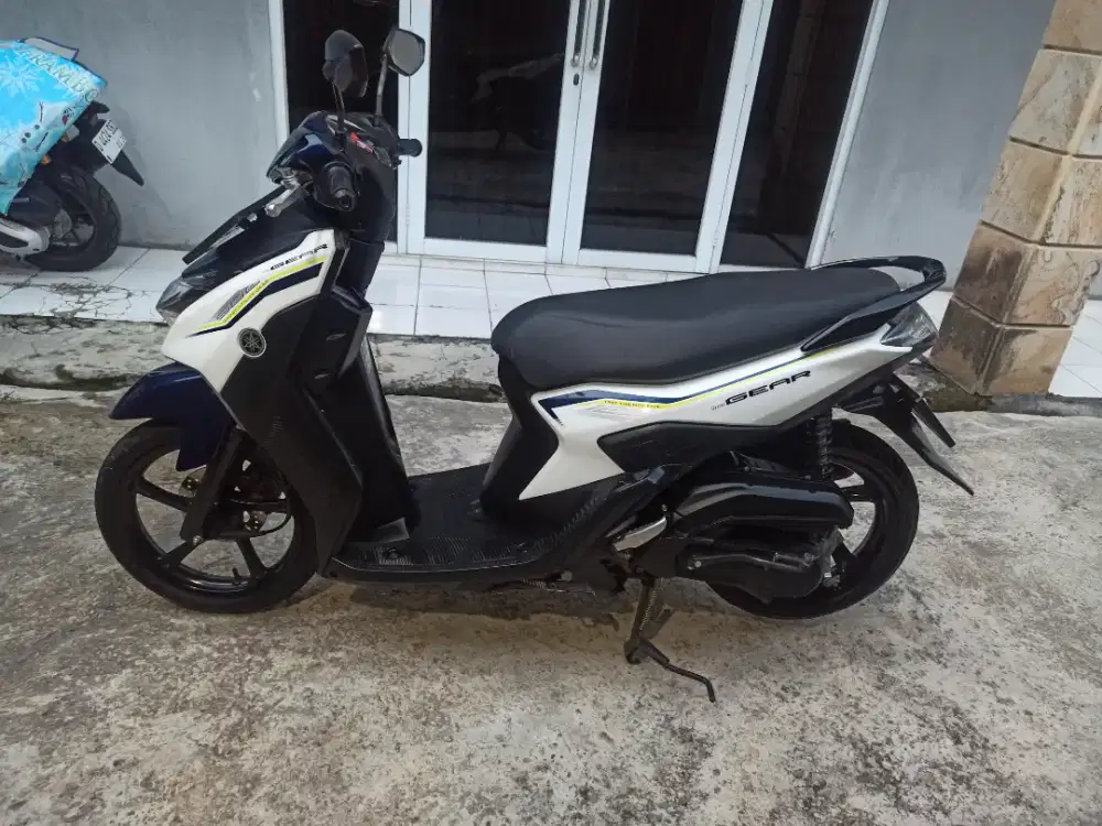 Yamaha gear 2022 kumplit mulus km 10 ribu