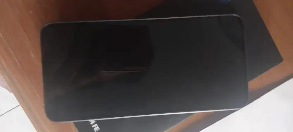 Samsung Galaxy S24 FE  Like New Pemakaian Pribadi Tangan Pertama
