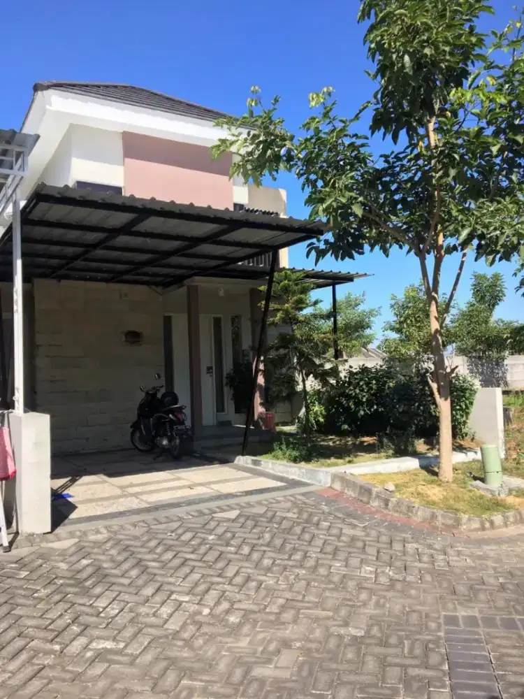 Disewakan rumah 1 lantai depan lapangan bermain lingkungan nyaman