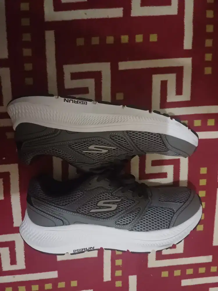 Dijual sepatu Skechers original Go Run (081231414060)