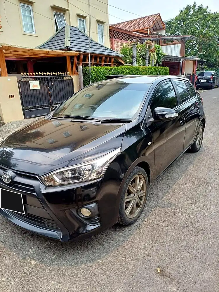 Toyota Yaris [G] A/T [2014 akhir] – Hitam