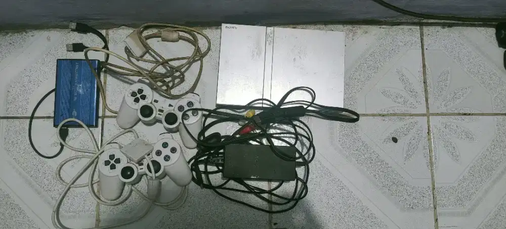 PS 2 hardisk msh segel warna silver kondisi normal nominus