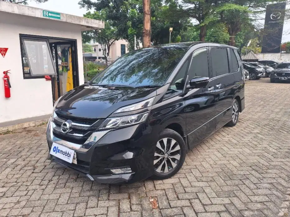 LOW DP Nissan Serena 2.0 Highway Star Bensin-AT 2019 SRG
