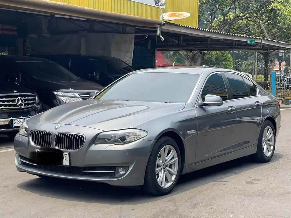 DIJUAL MOBIL BMW 520i AT 2012 SILVER