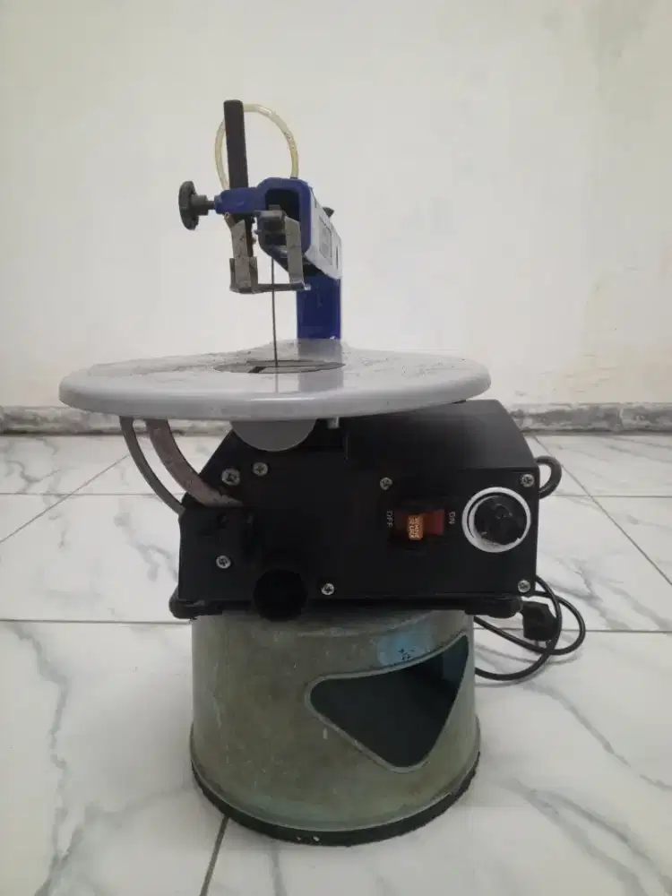 mesin ukir kayu / scroll saw merk mollar