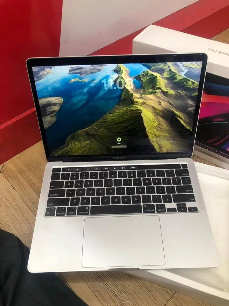 macbook pro m1 8/512GB