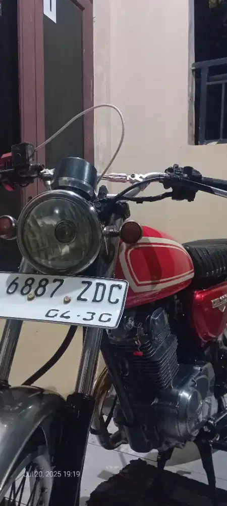 Cb 100 taon 1975