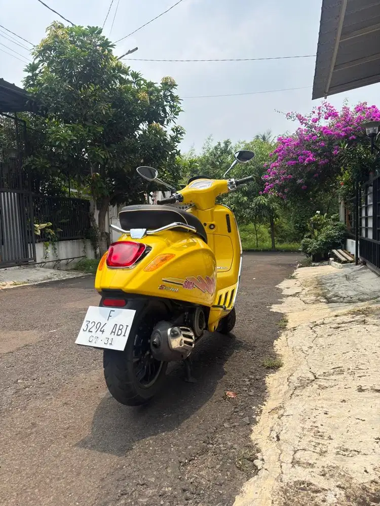 Vespa Sprint S 150 Tahun 2021 Yellow Sole