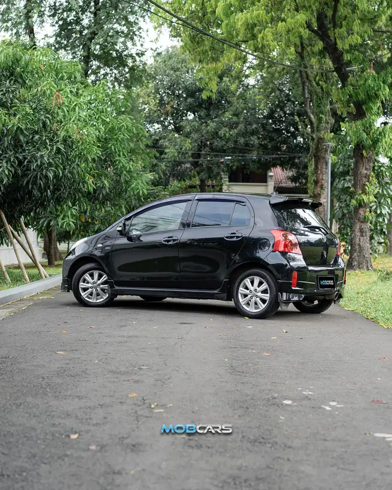 YARIS E MT 2013