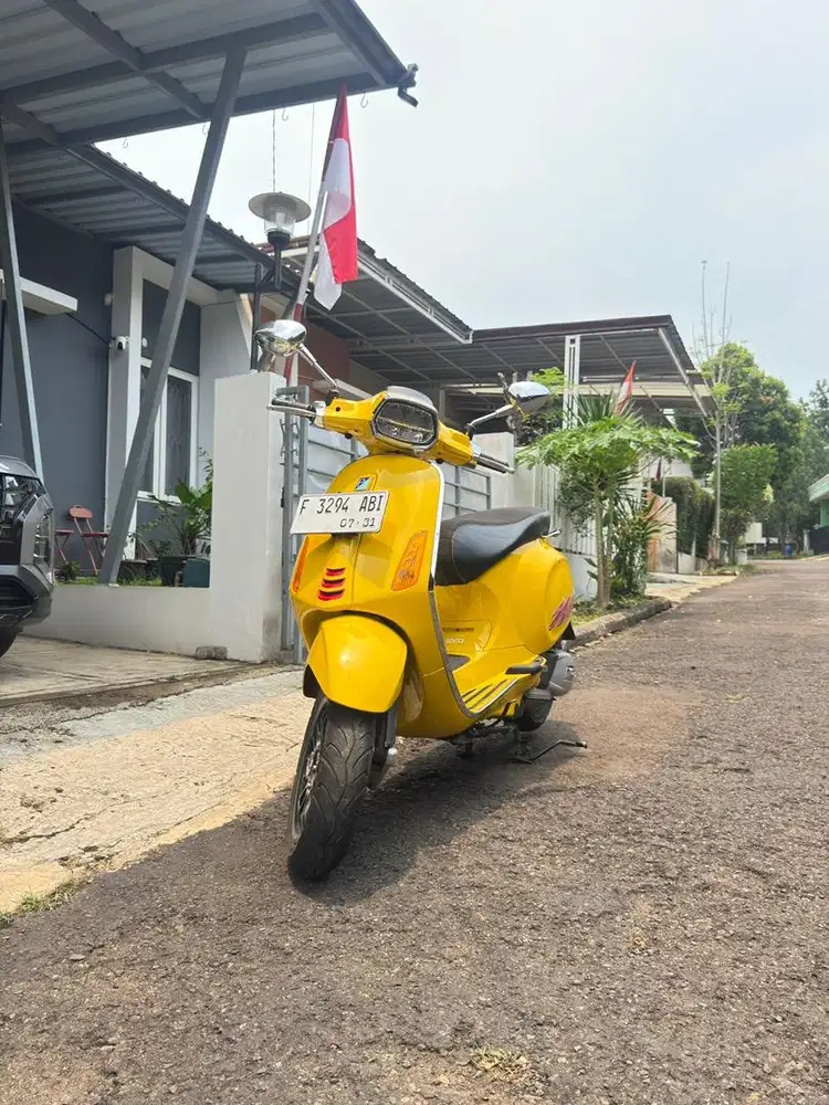 Vespa Sprint S 150 Tahun 2021 Yellow Sole