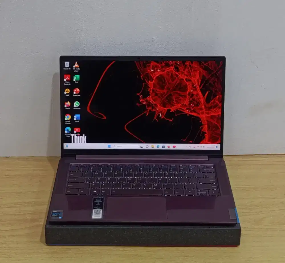 LENOVO Yoga Slim 7 prosesor Intel Core i5-1135G7/Ram 8GB/SSD 512GB