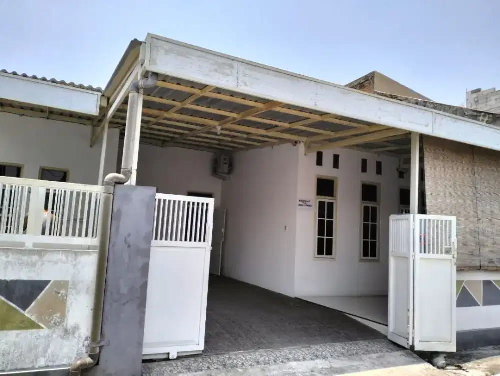 Di Kontrakkan Rumah di Manukan Rejo Surabaya