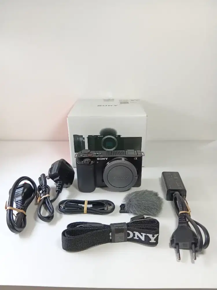 Sony Mirrorless ZV-E10 / ZV E10  / ZVE10 Black Like New Body Only BO