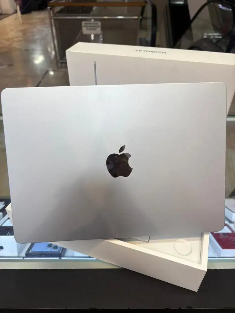 Macbook Air M5 13inch 16/512GB Sky Blue Garansi iBox 13/07/2027 BH100%