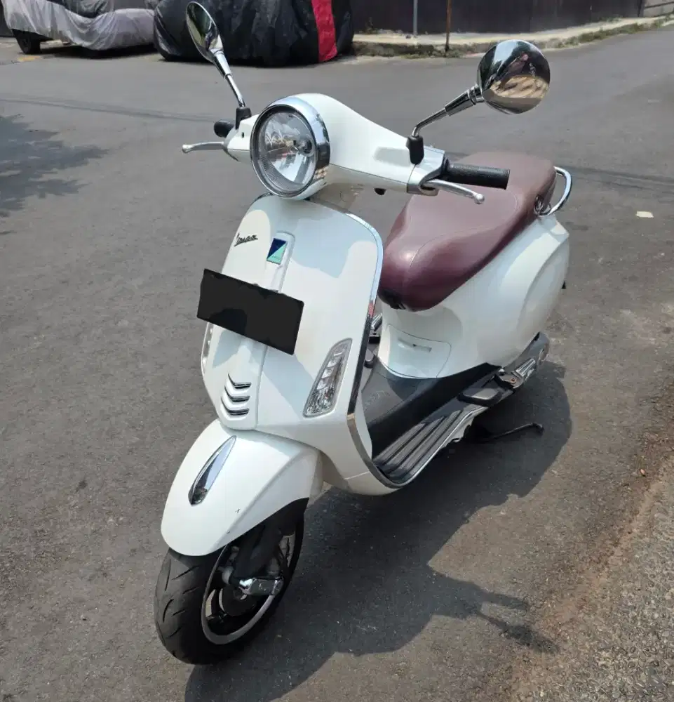 Vespa Primavera 3V 2016, Putoh, Low KM, Istimewa, Murah