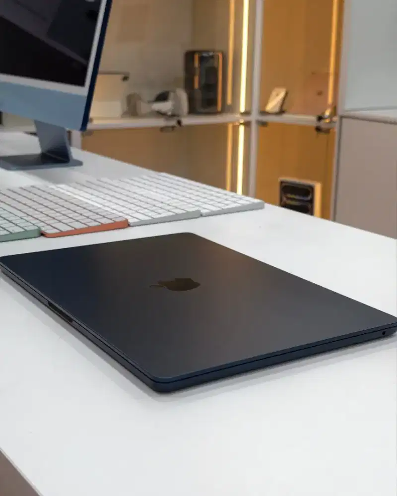 MacBook Air 15 M5 16GB 512GB Midnight | Cicilan Home Credit