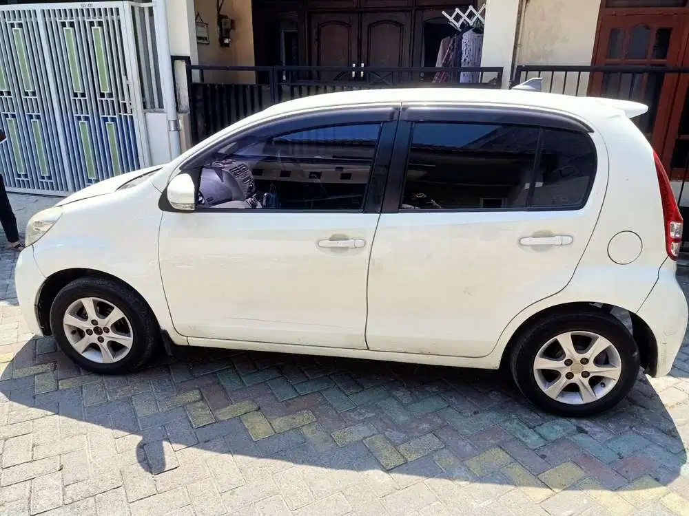 Daihatsu Sirion 2011 Bensin