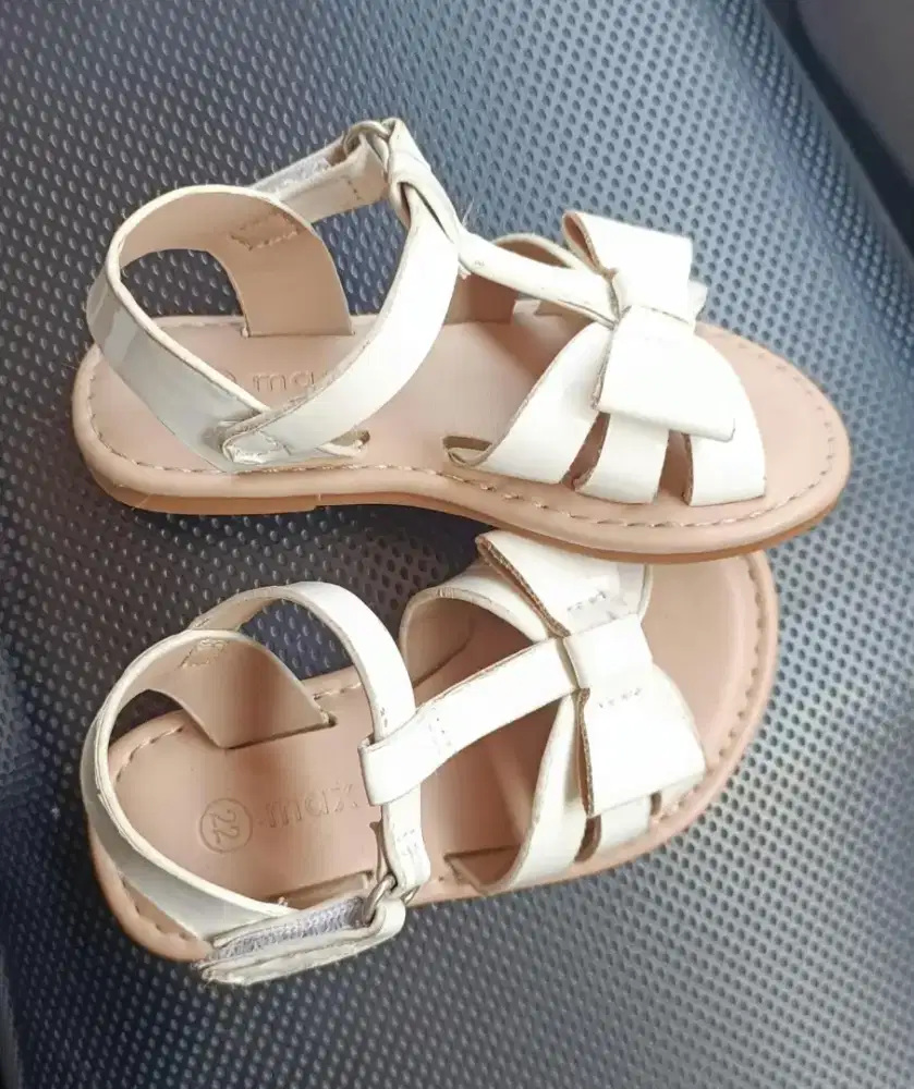 Sepatu anak max