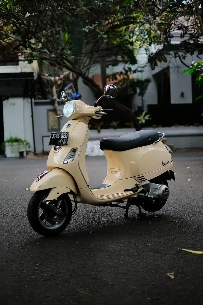 VESPA LX 150 2VIE TAHUN 2012