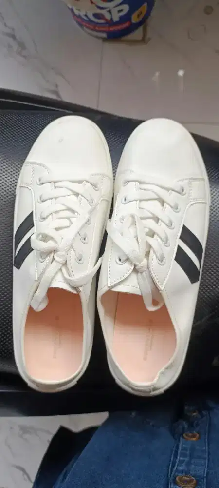 Sandal slop urban n co ukuran 40 warna putih