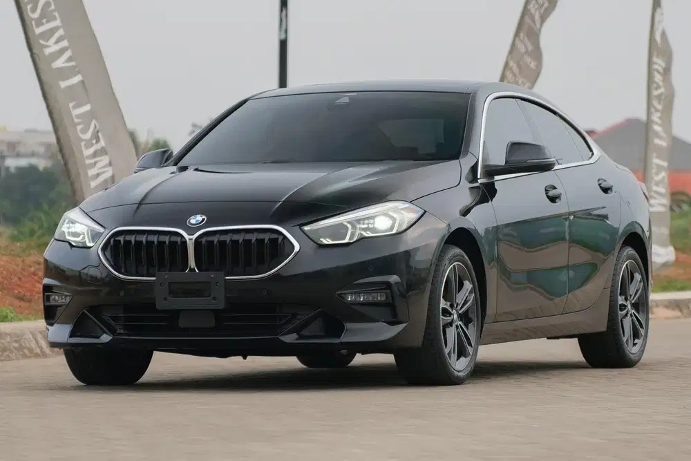 Dark Knight! BMW 218i Sport Line Gran Coupe 2022 Black a200 c200 320i