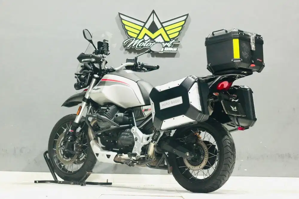 Moto Guzzi V85 Travel 2022 mulus mesin sehat unit istimewa siap turing