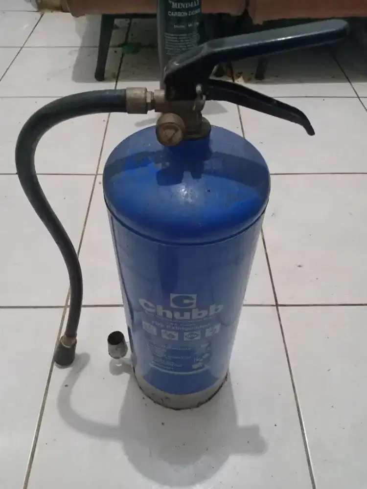 Tabung CHUBB APAR alat pemadam api