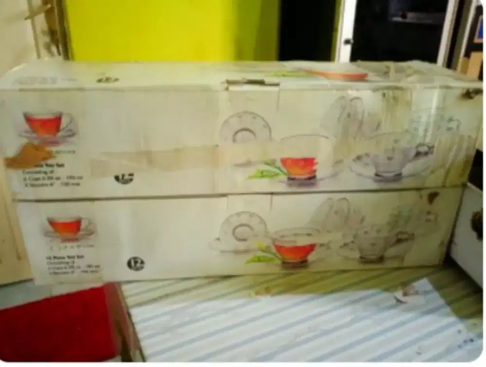 Dijual tea set komplit dengan piringan