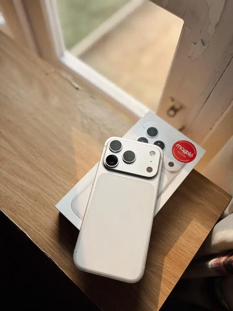 Ip 17 pro silver
