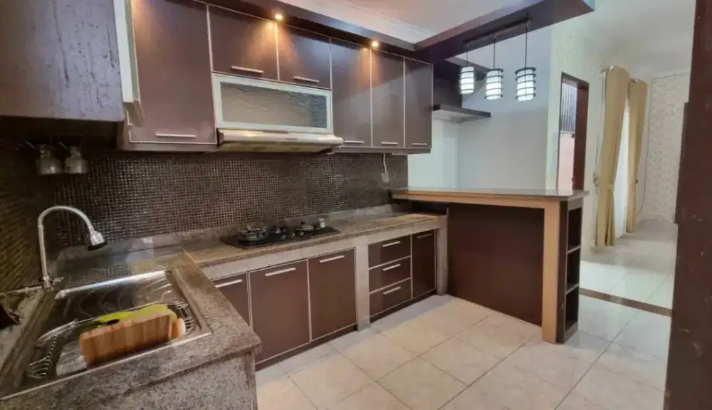 DI JUAL RUMAH TENGAH KOTA 90/144m