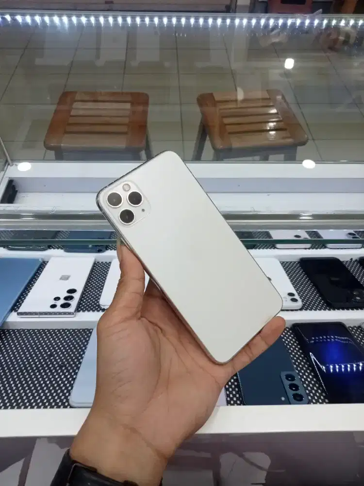 iPhone 11 Pro Max 256GB all operator