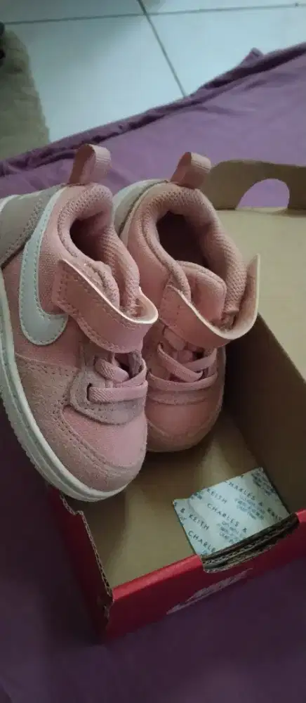 Sepatu Nike baby
