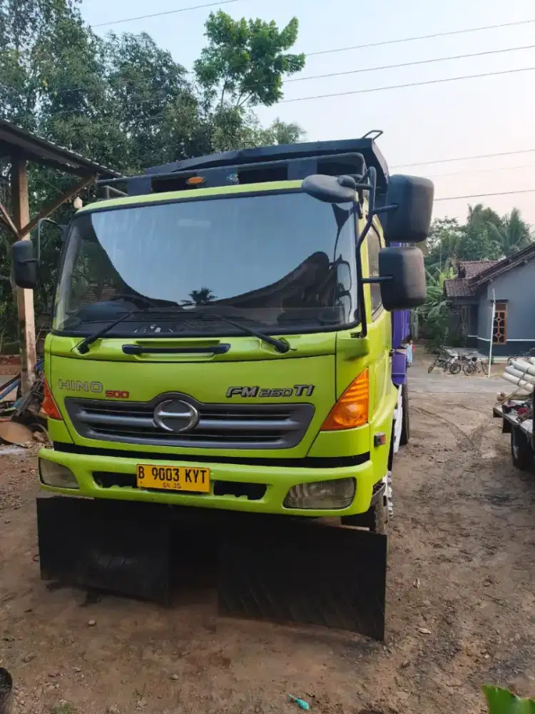 Jual truk Hino lohan 260 ti tronton dump