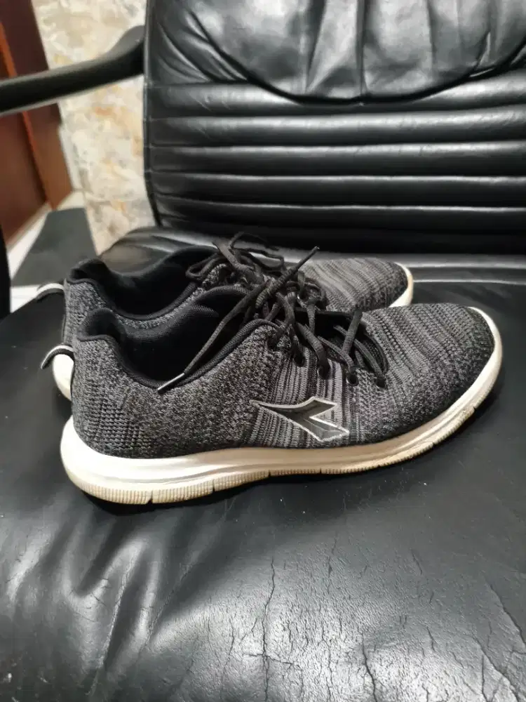 Sepatu Running Diadora Irgoli