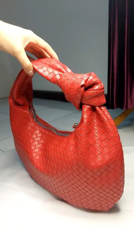 Hobo bag kulit imitasi anyaman
