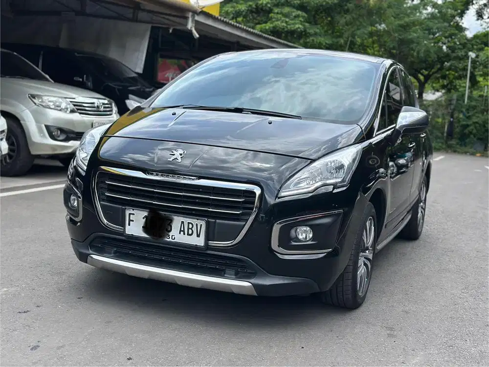 DIJUAL CEPAT MOBIL PEUGEOT 1.6 AT 2016 HITAM