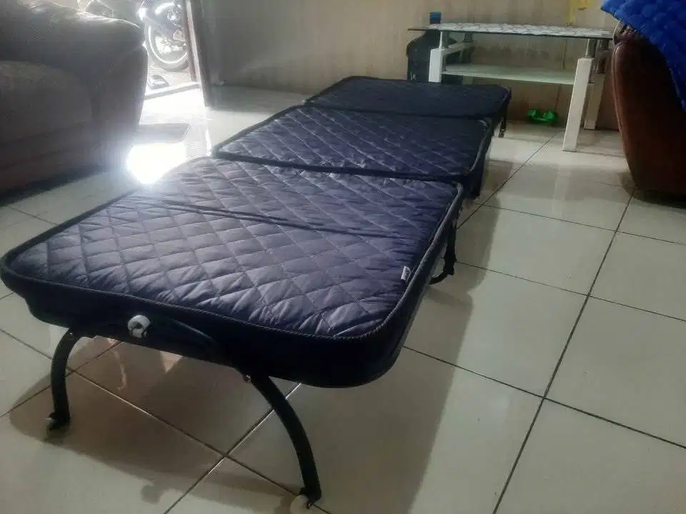 folding bed.. (tempat tidur lipat besi) krisbow