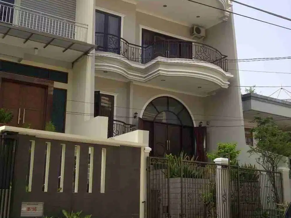 RUMAH 8 x 23 FULL FURNISHED BARAT DAYA JELAMBAR JAKARTA BARAT