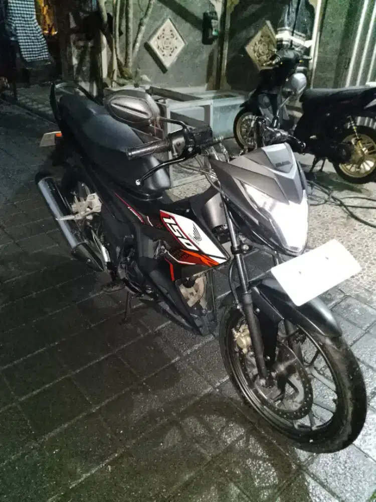 Di jual motor Sonic tahun 2021 akhir