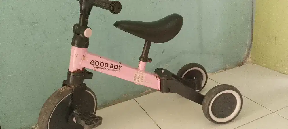 Sepeda anak merek Good Boy warna ping