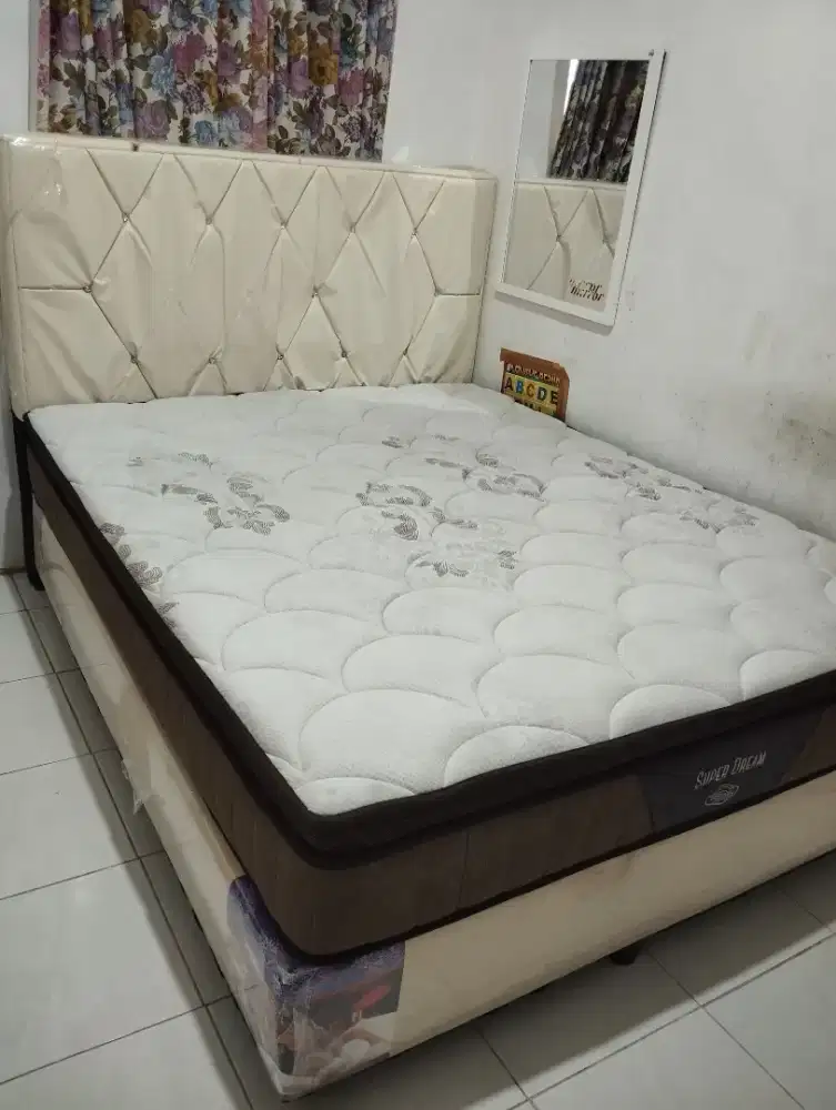 Dijual Satu Set Springbed Super Dream Comforta 5 Kaki