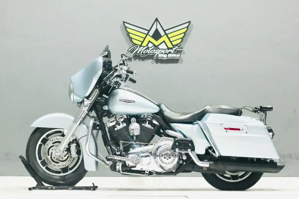Harley Davidson street Glide mulus mesin sehat unit siap gas istimewa