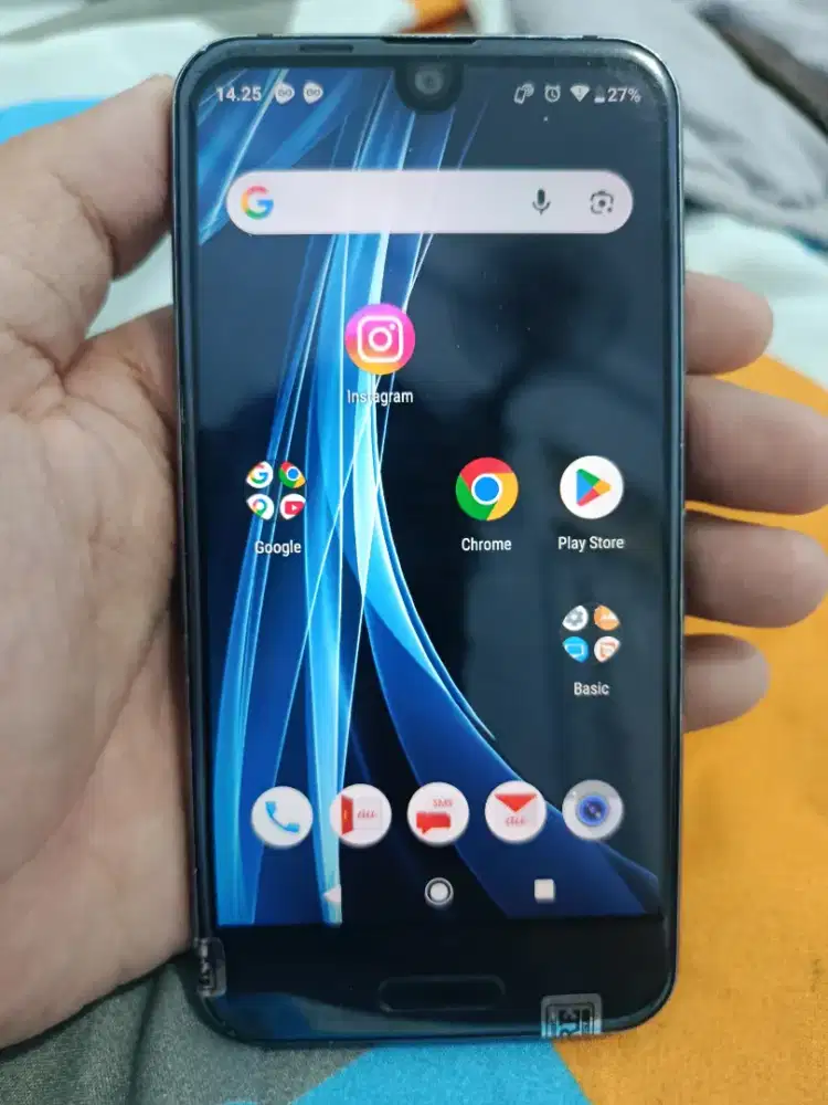 Sharp Aquos r Compact 120hz Snapdragon igzo 4g all operator langka nfc