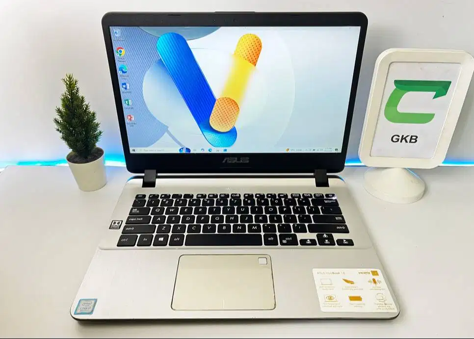 Laptop Asus Vivobook Ram 8gb dual penyimpanan slim bezzel full normal
