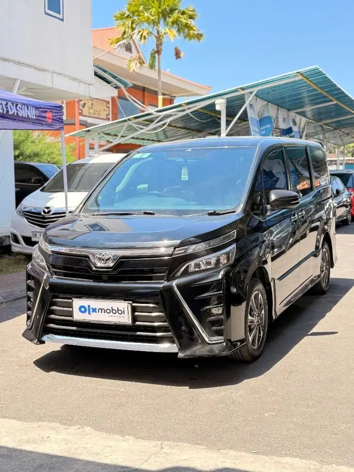 Toyota Voxy 2.0 Bensin AT 2019 Hitam (PJ)