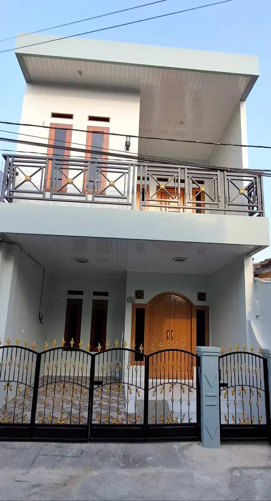 Rumah diSewakan/ diKontrakan,  2 Lantai, 4 Kamar Tidur, 2 Kamar Mandi