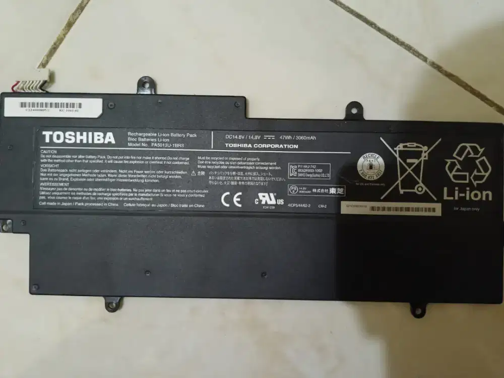 Baterai laptop thosiba